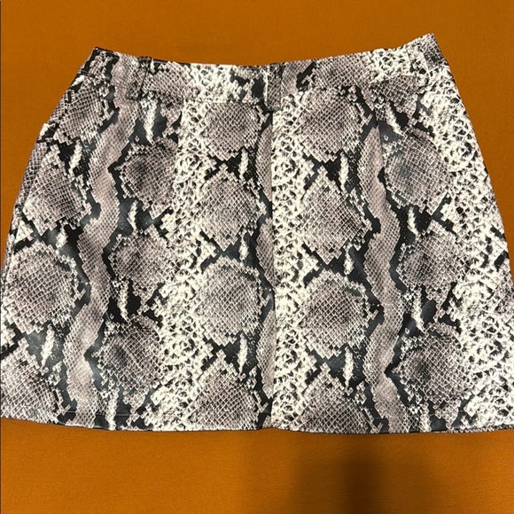 Snakeskin Print Mini Skirt Size M - Picture 4 of 4